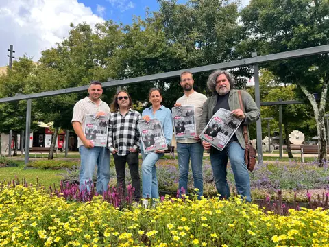 Tomiño: Rock histórico y música de banda se fusionan en la Praza do Seixo