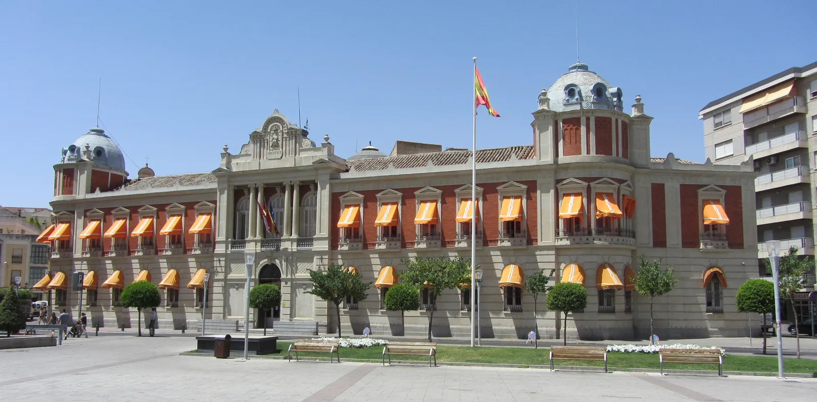 Piscinas del Polideportivo Puerta de Santa María y Rey Juan Carlos I vuelven a estar disponibles