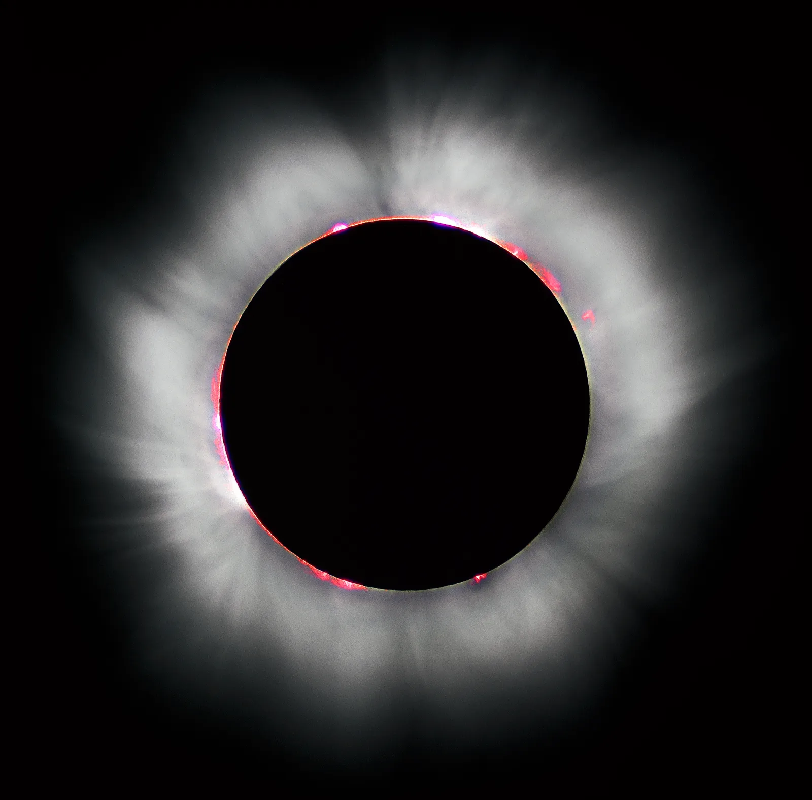 Eclipse solar: una oscuridad avanza sobre la Tierra