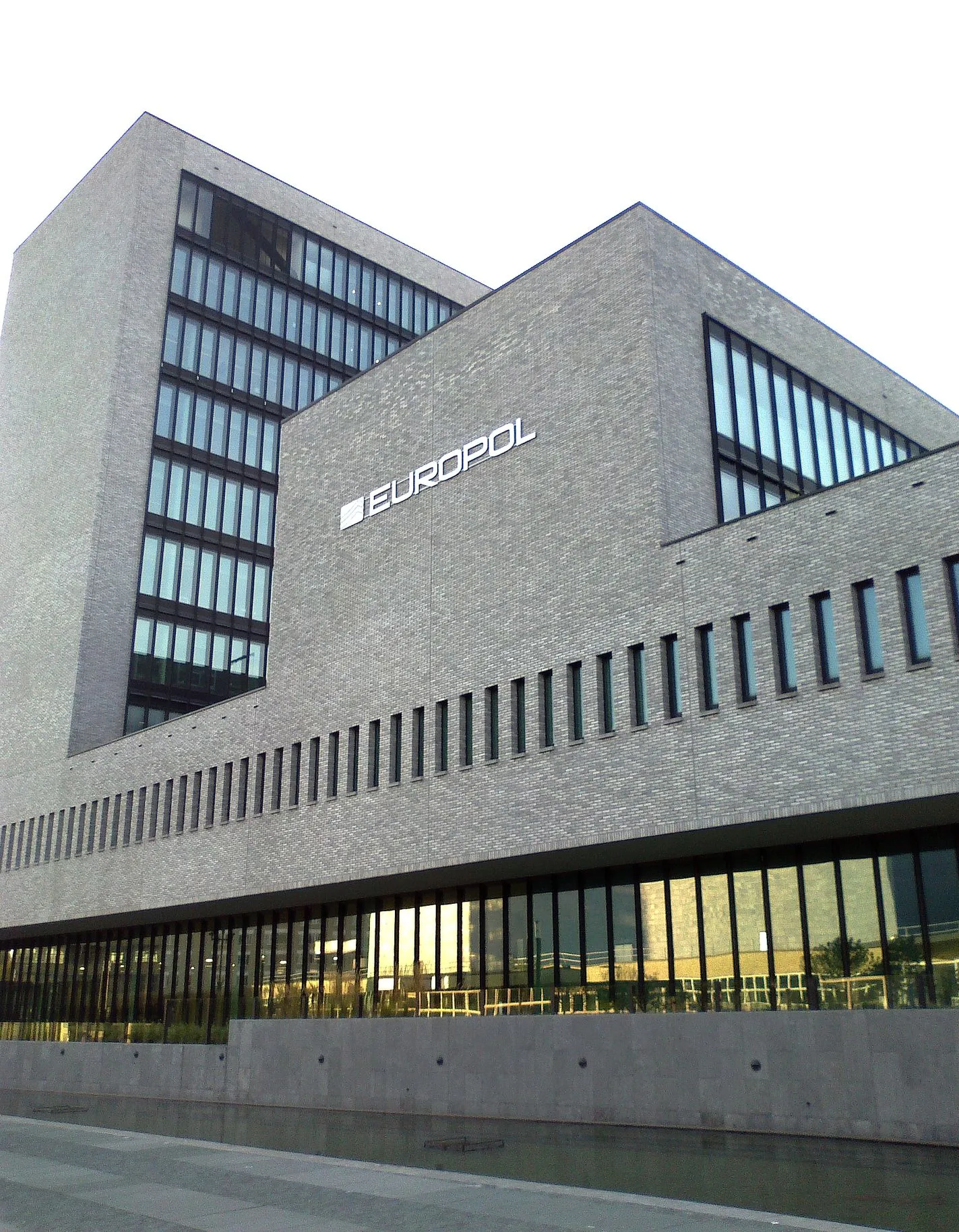 Una mujer que se hacía pasar por médica en Galicia es buscada por la Europol